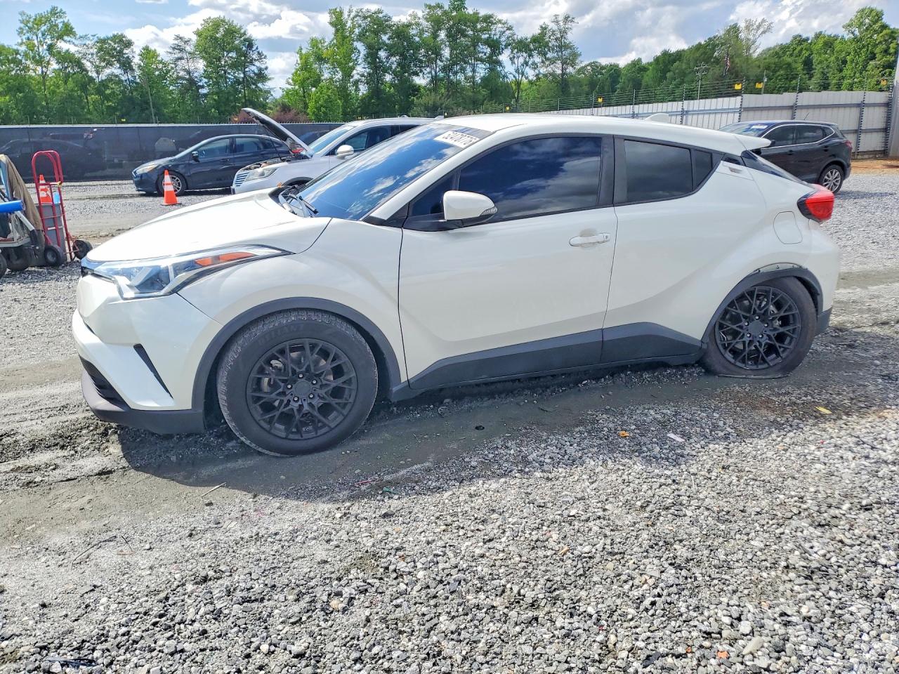 2019 TOYOTA C-HR LE
