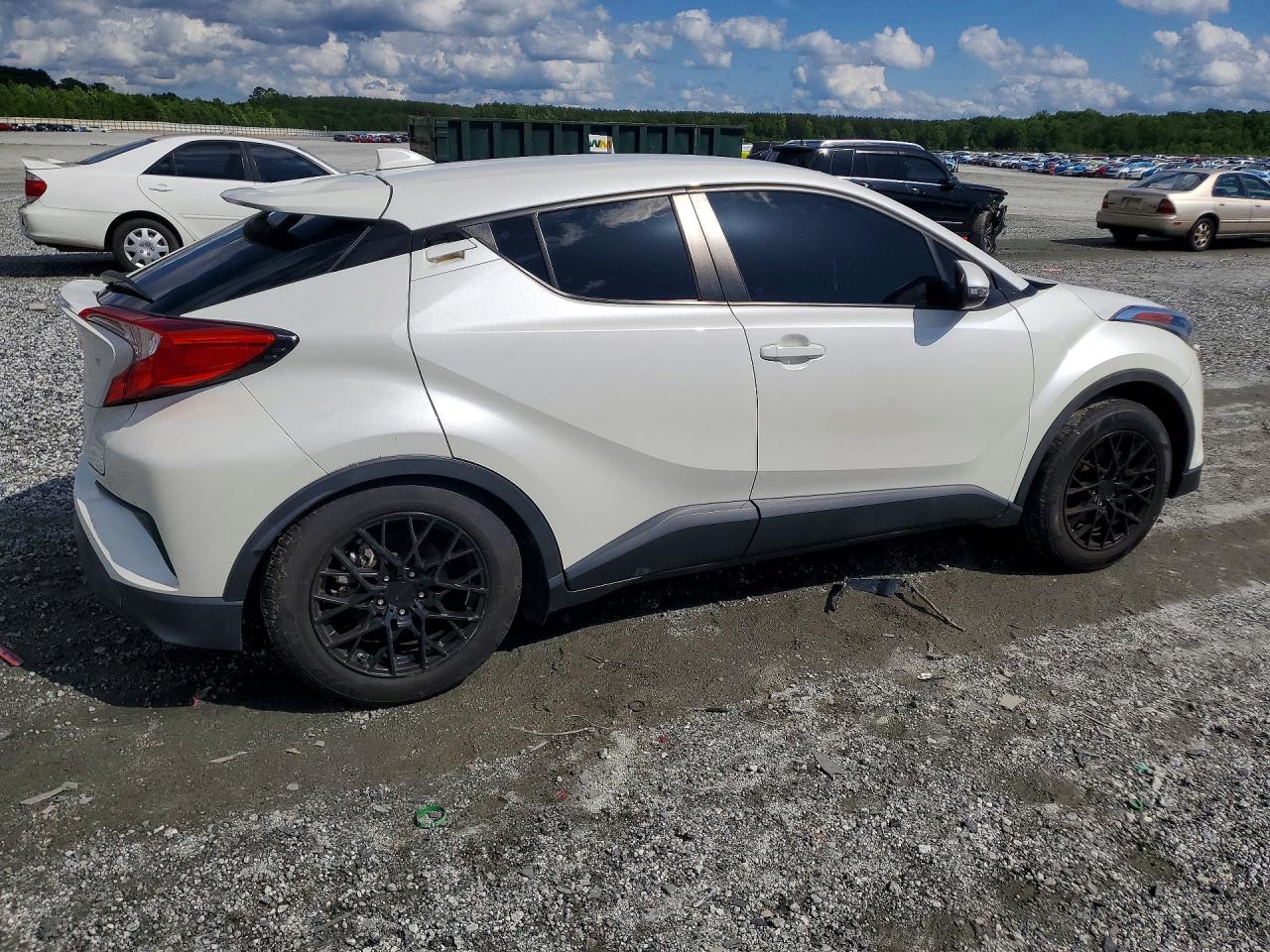 2019 TOYOTA C-HR LE — снимка 3
