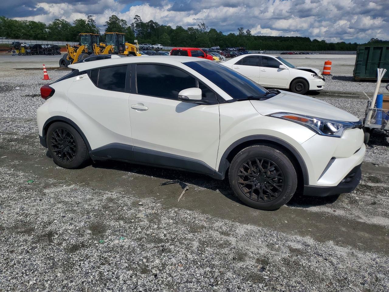 2019 TOYOTA C-HR LE — снимка 4