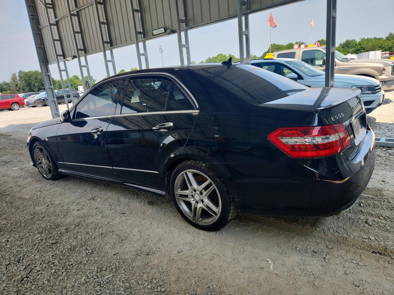 2013 MERCEDES-BENZ E 550 4MATIC — снимка 2