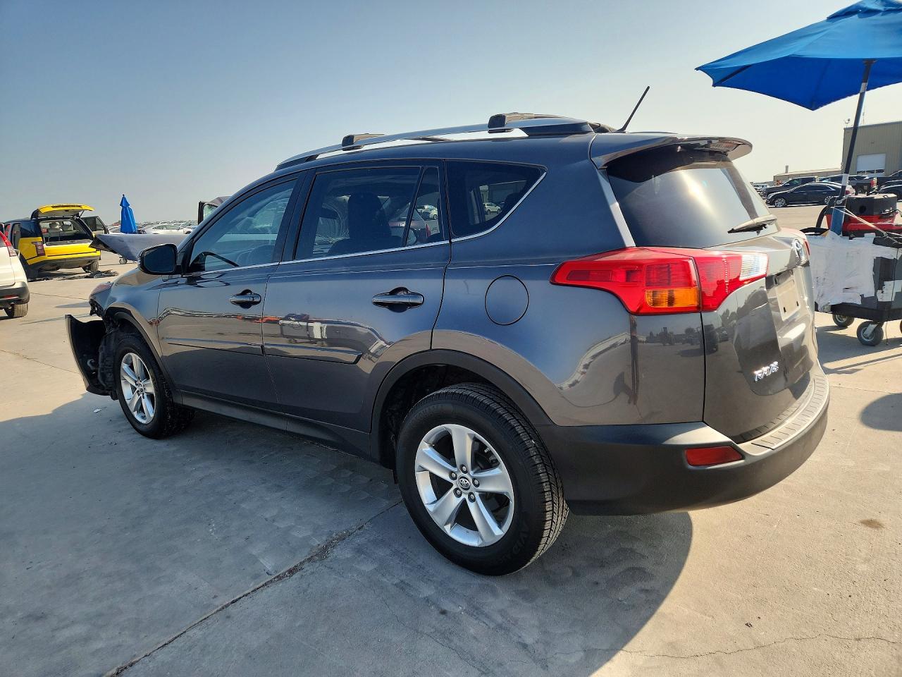 2015 TOYOTA RAV4 XLE — снимка 2