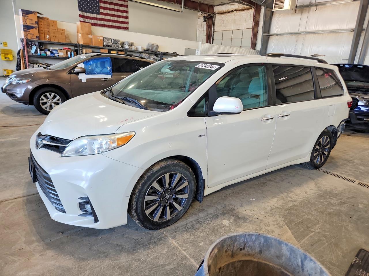 2018 TOYOTA SIENNA XLE PREMIUM 7-PASSENGER
