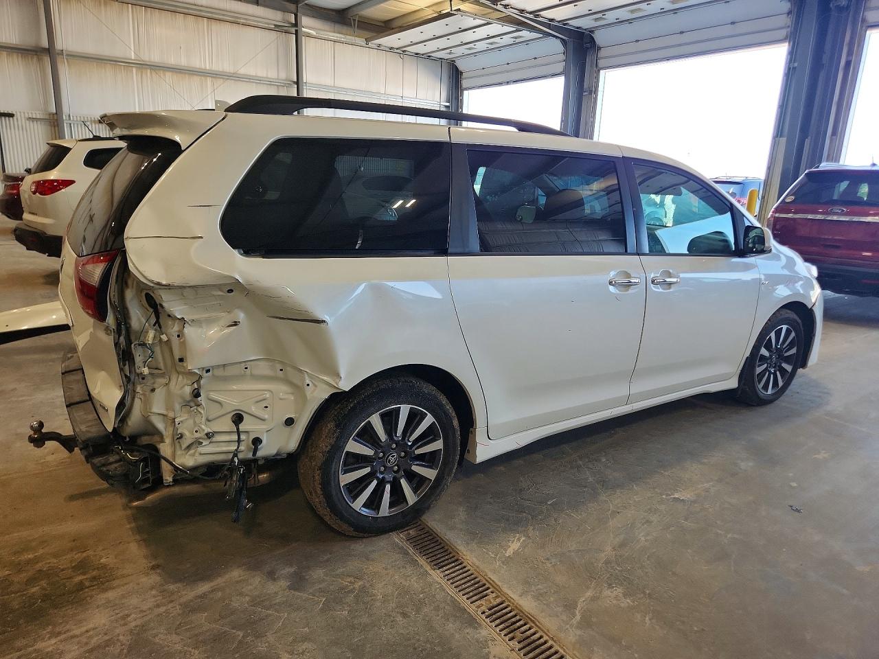 2018 TOYOTA SIENNA XLE PREMIUM 7-PASSENGER — снимка 3