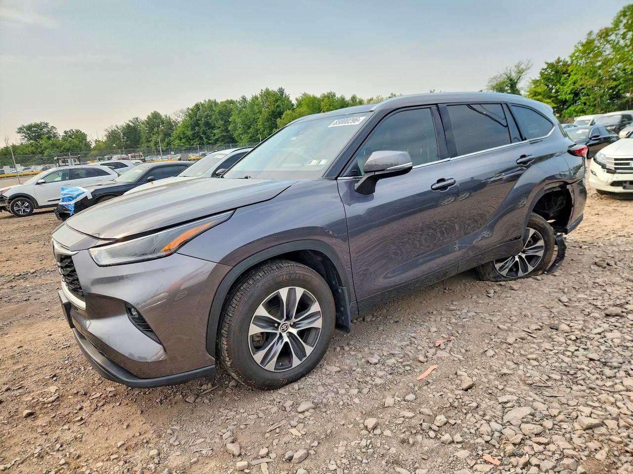 2021 TOYOTA HIGHLANDER XLE