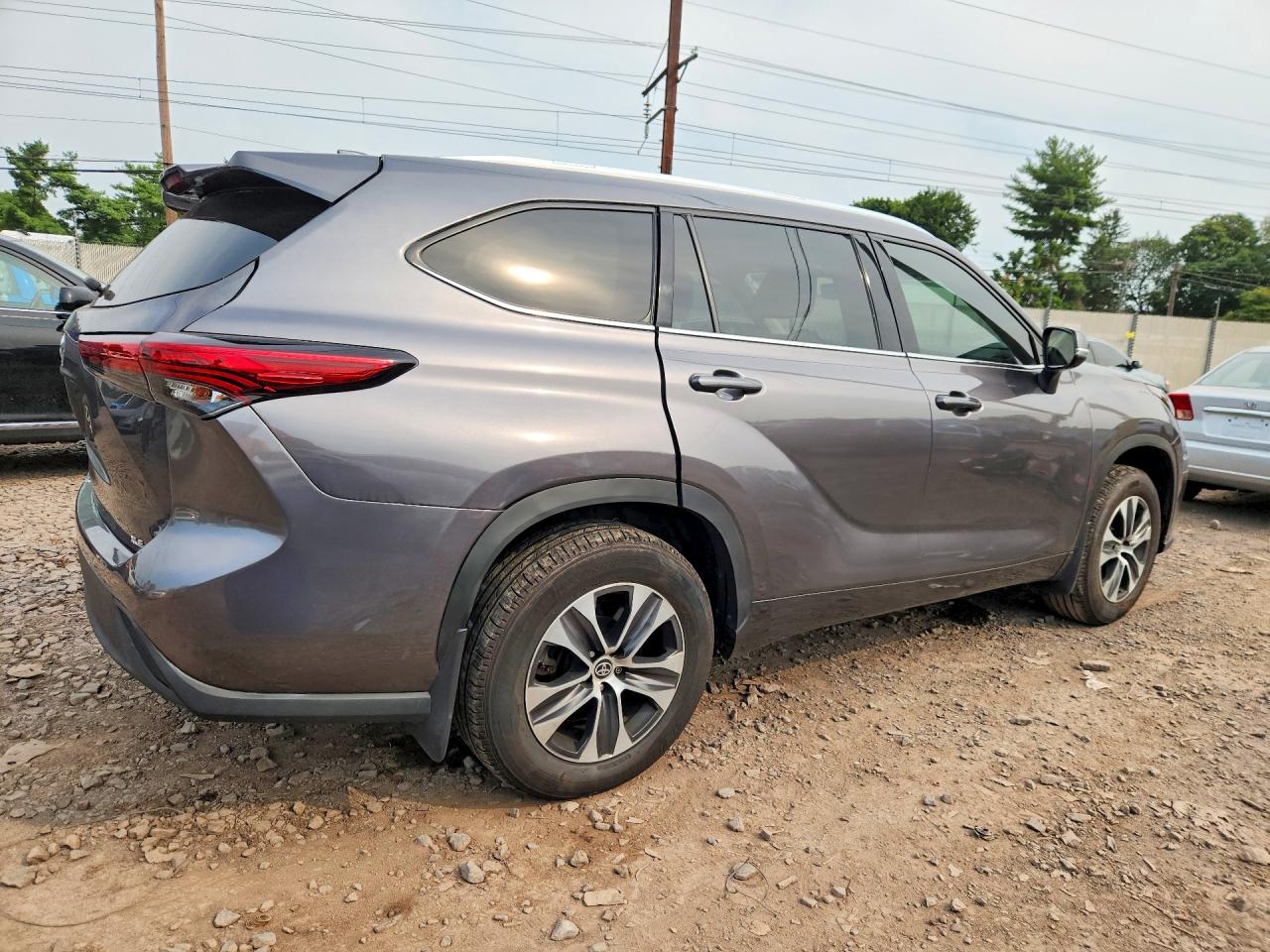2021 TOYOTA HIGHLANDER XLE — снимка 3