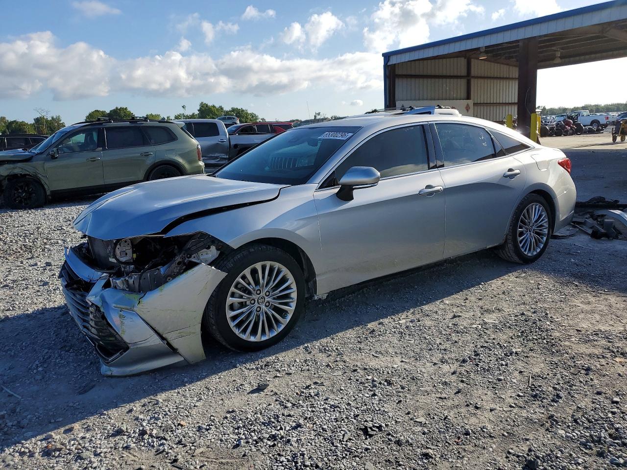 2019 TOYOTA AVALON LIMITED