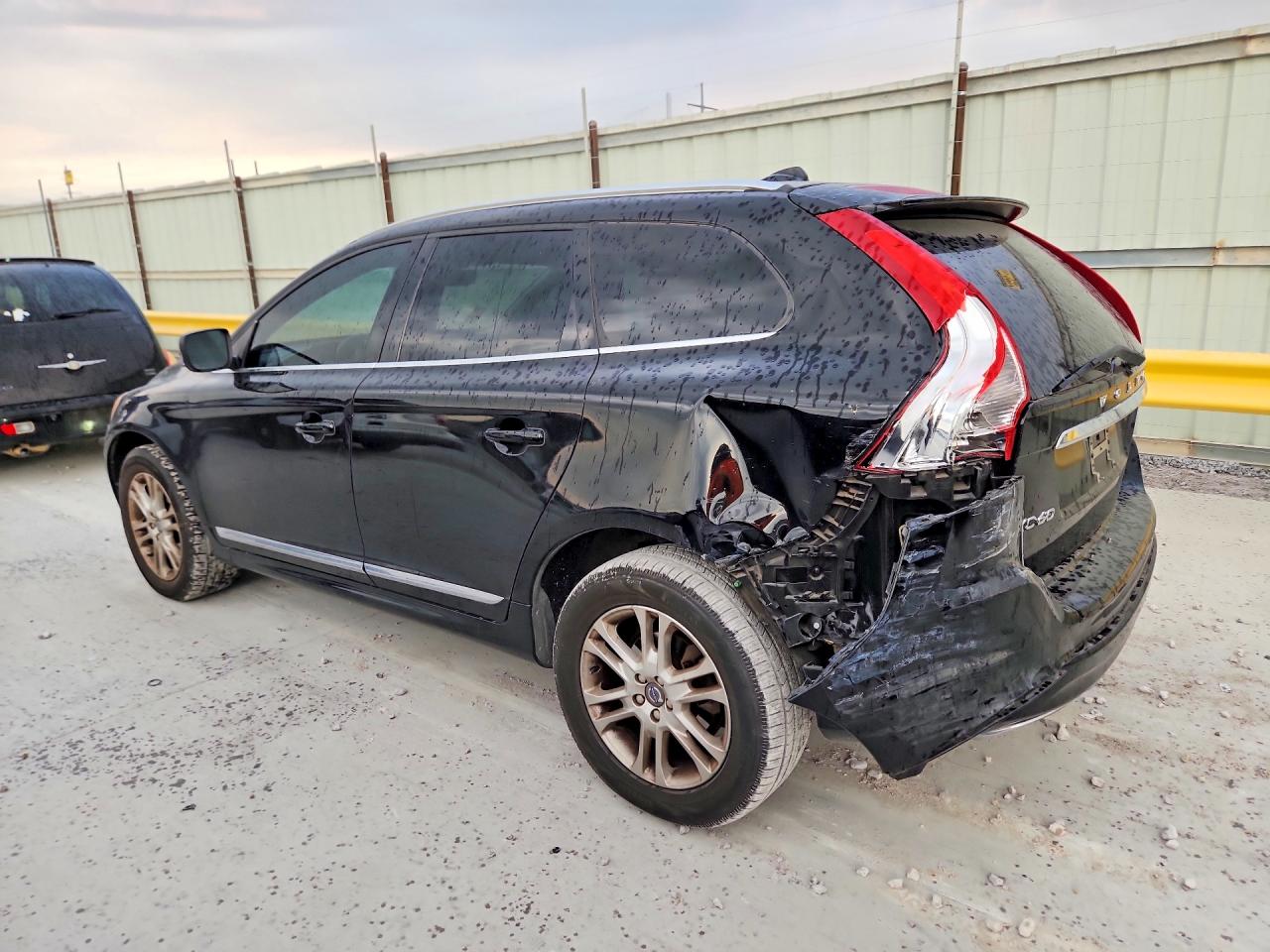 2016 VOLVO XC60 T5 PREMIER — снимка 2