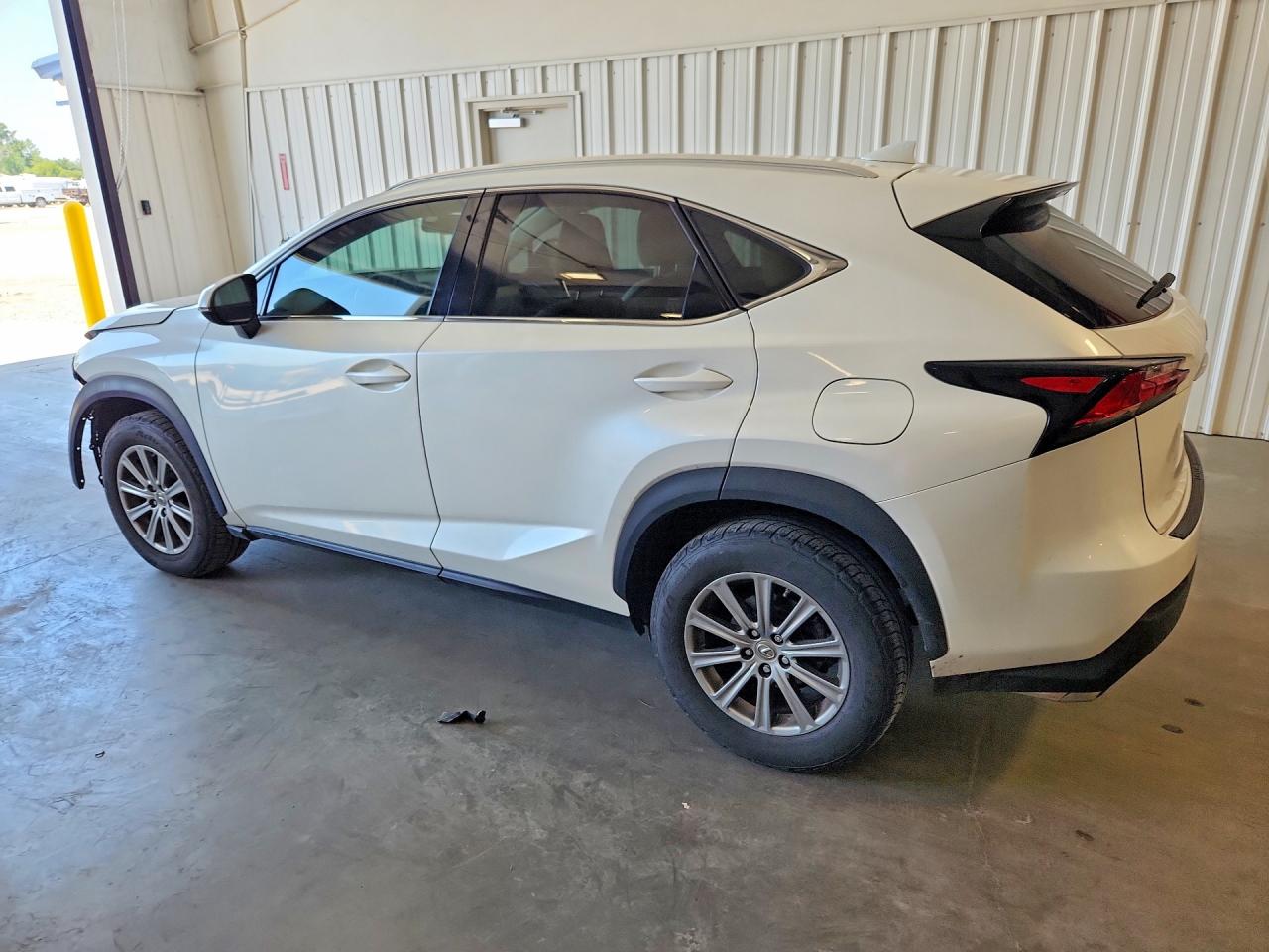 2017 LEXUS NX 200T BASE — снимка 2