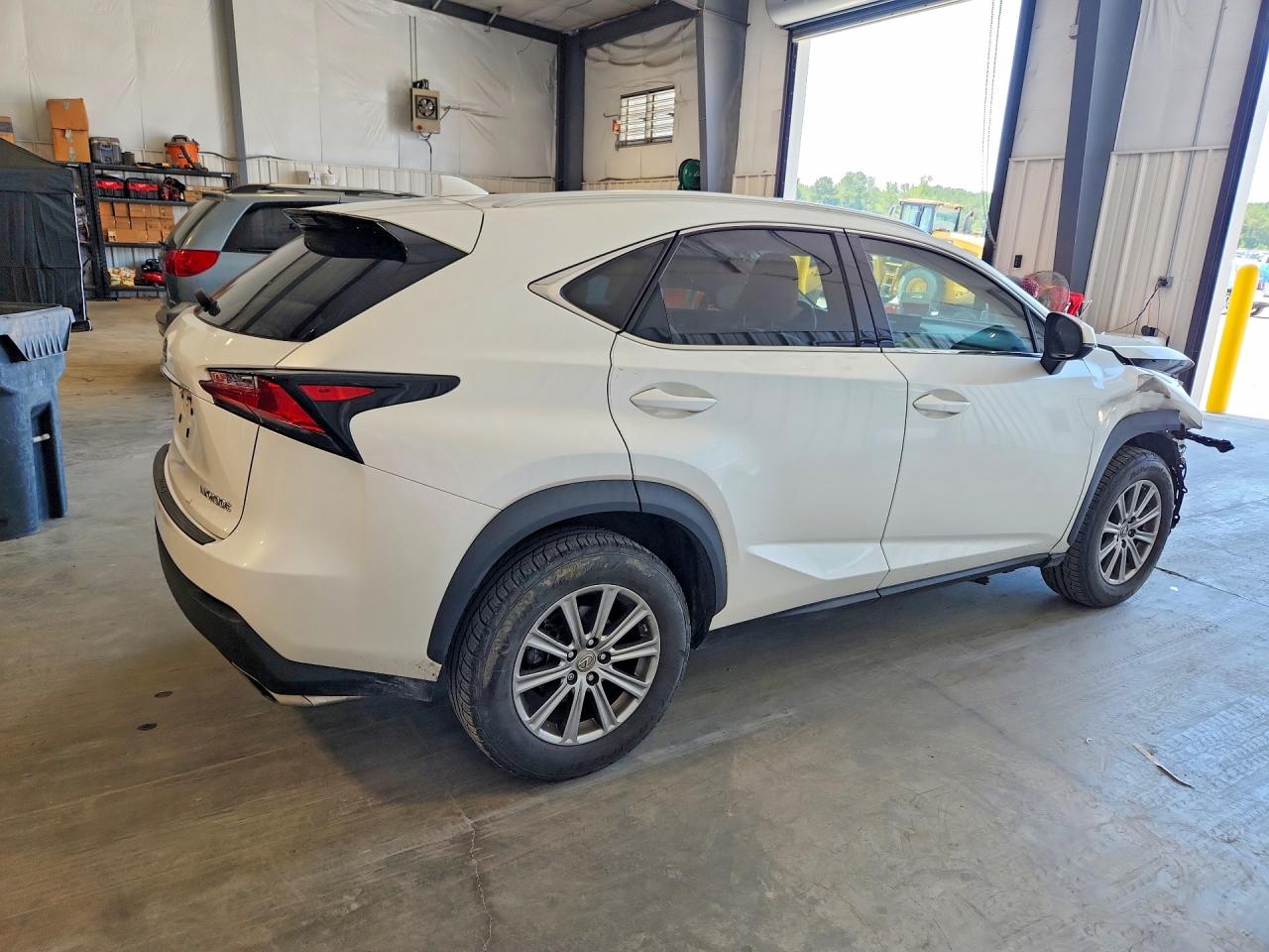 2017 LEXUS NX 200T BASE — снимка 3