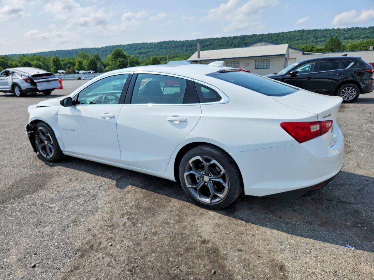 2023 CHEVROLET MALIBU LT — снимка 2