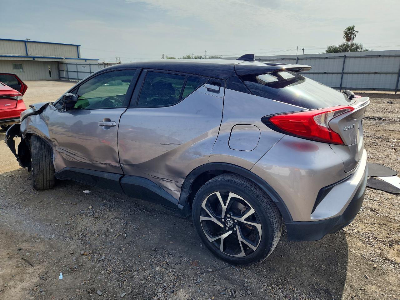 2019 TOYOTA C-HR XLE — снимка 2
