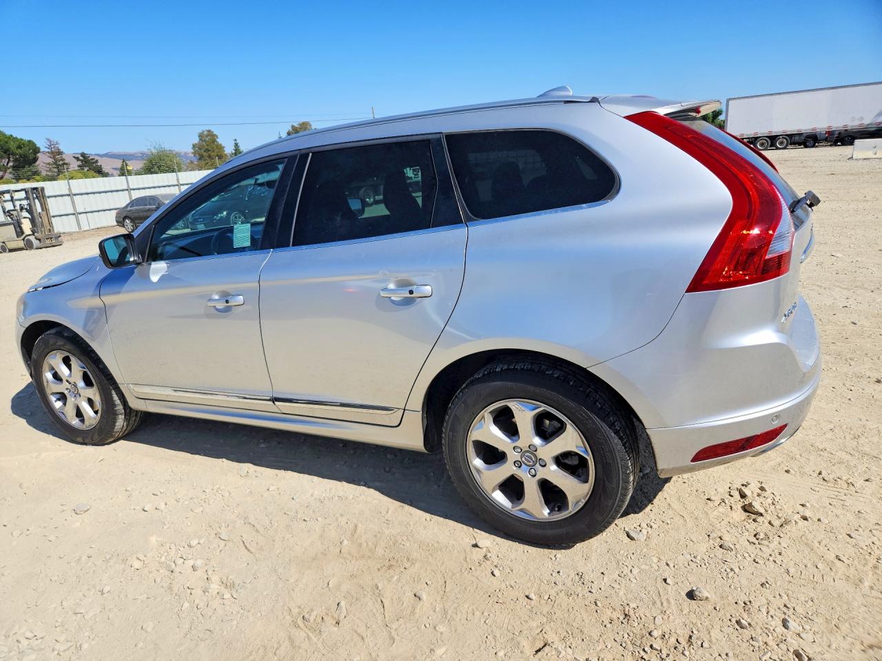 2016 VOLVO XC60 T5 PREMIER — снимка 2