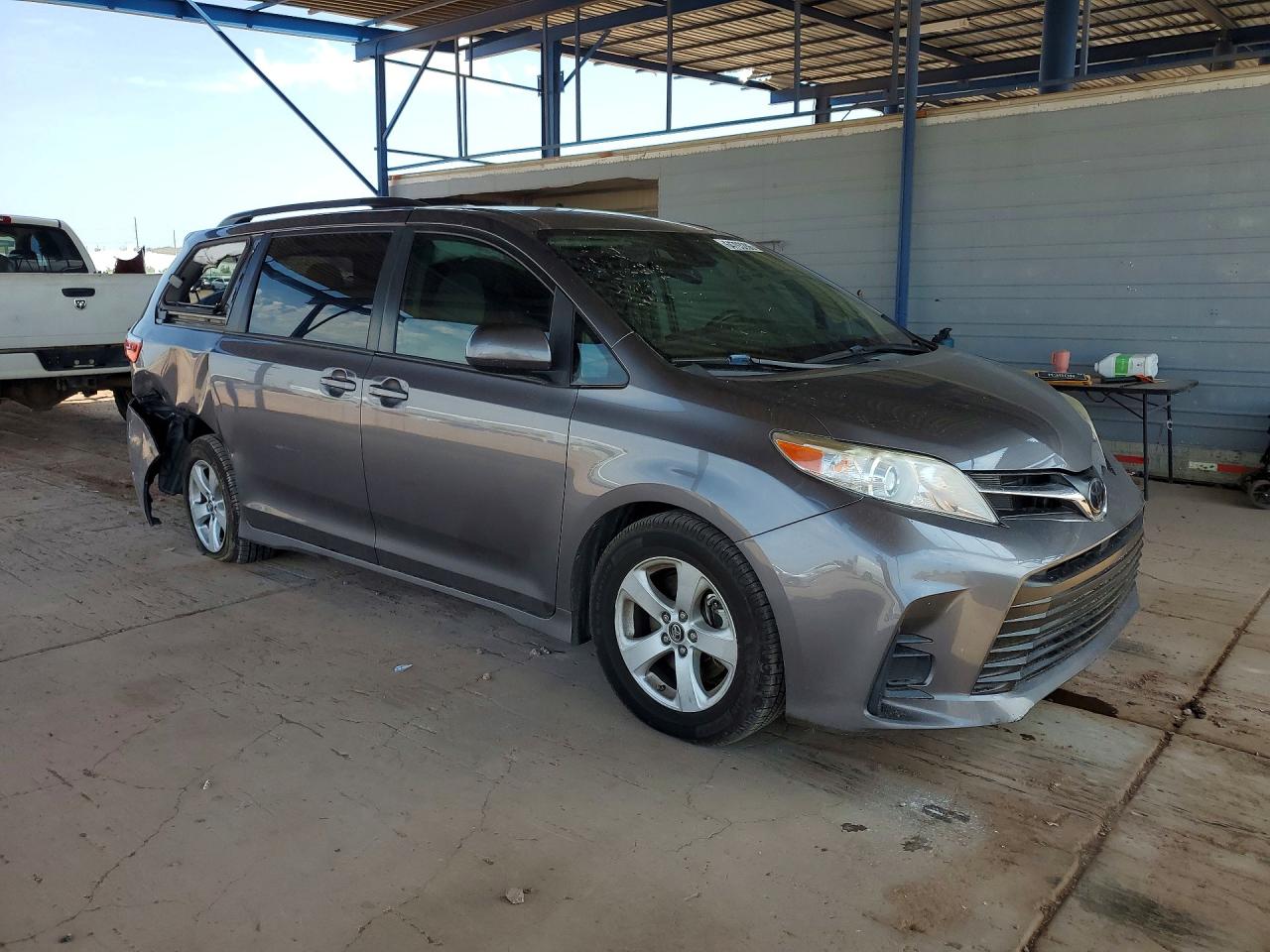 2019 TOYOTA SIENNA LE — снимка 4