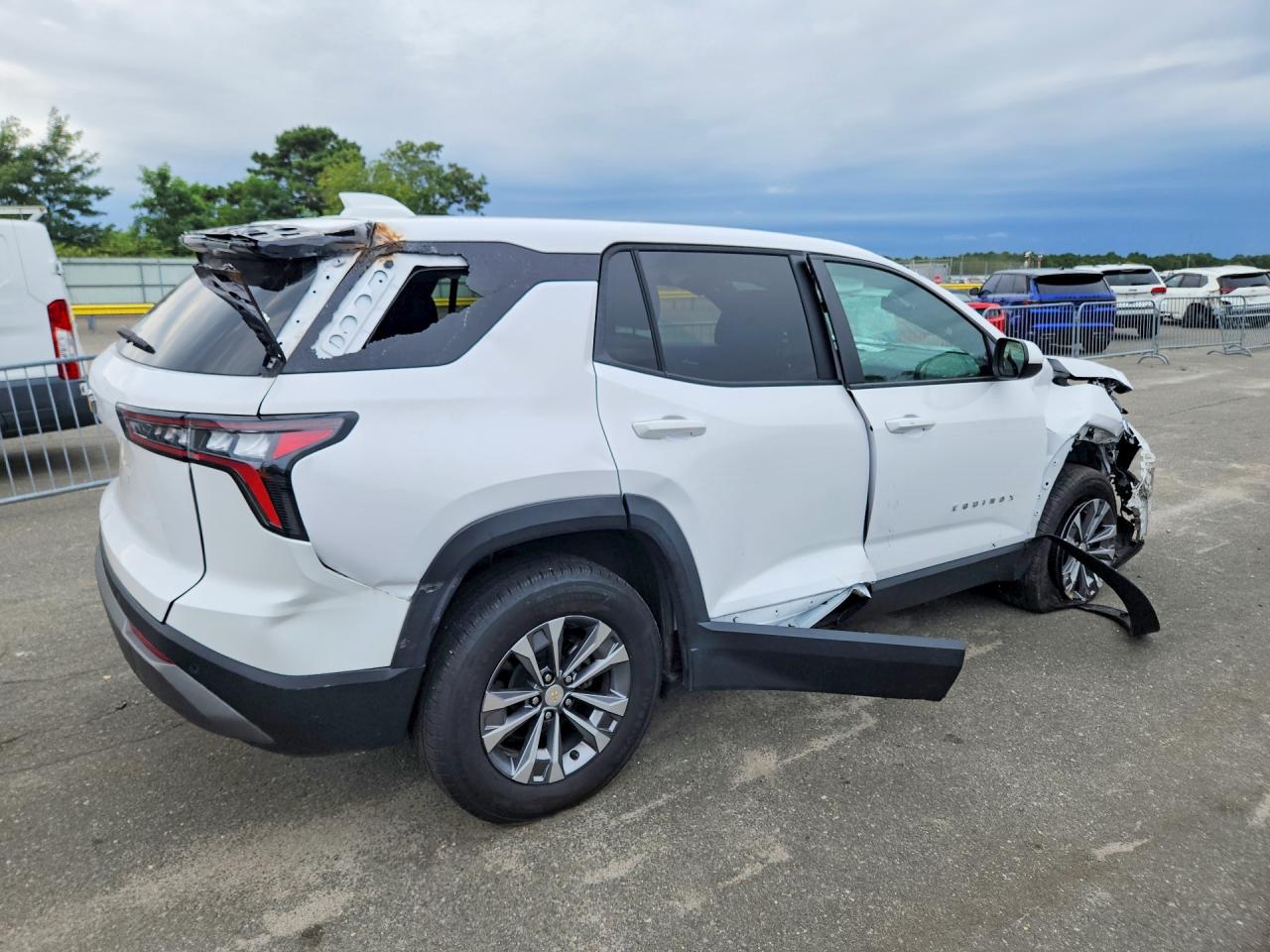 2025 CHEVROLET EQUINOX LT — снимка 3