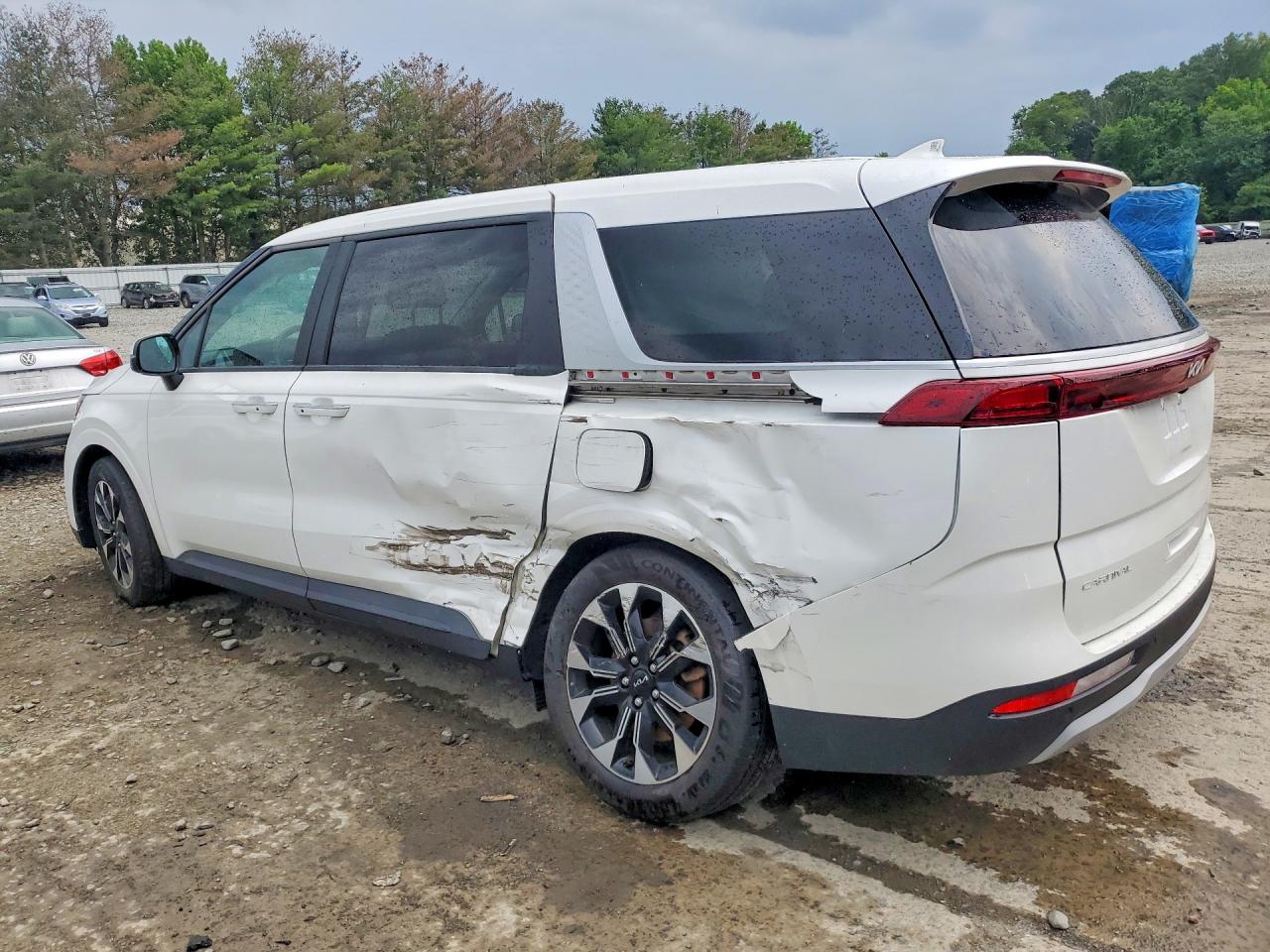 2024 KIA CARNIVAL EX — снимка 2