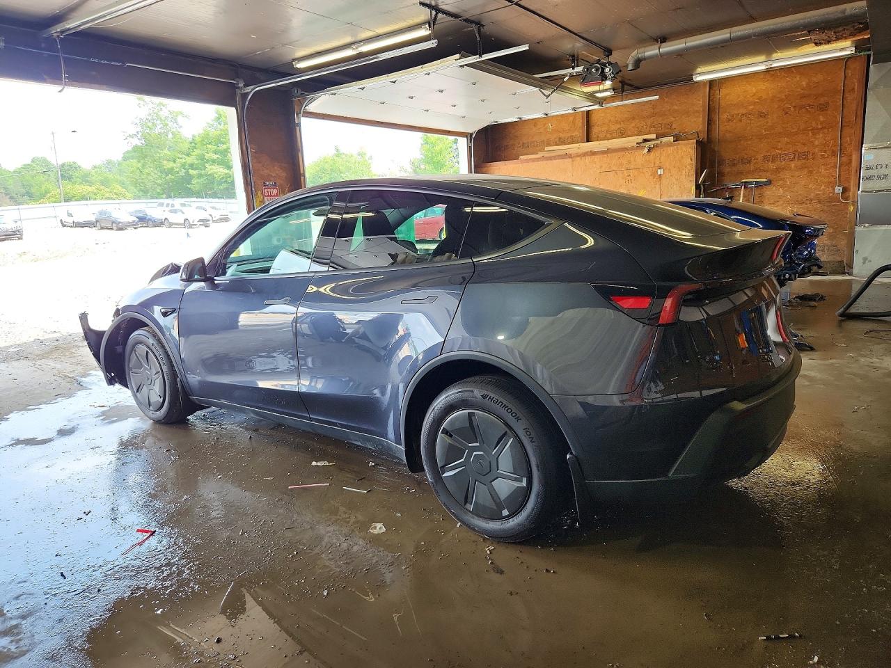 2026 TESLA MODEL Y — снимка 2