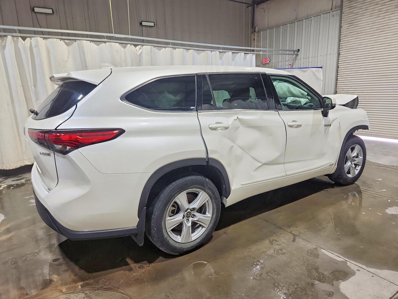 2021 TOYOTA HIGHLANDER HYBRID LE — снимка 3