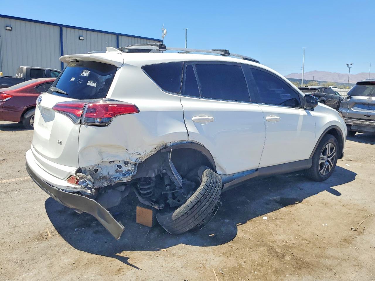 2018 TOYOTA RAV4 LE — снимка 3