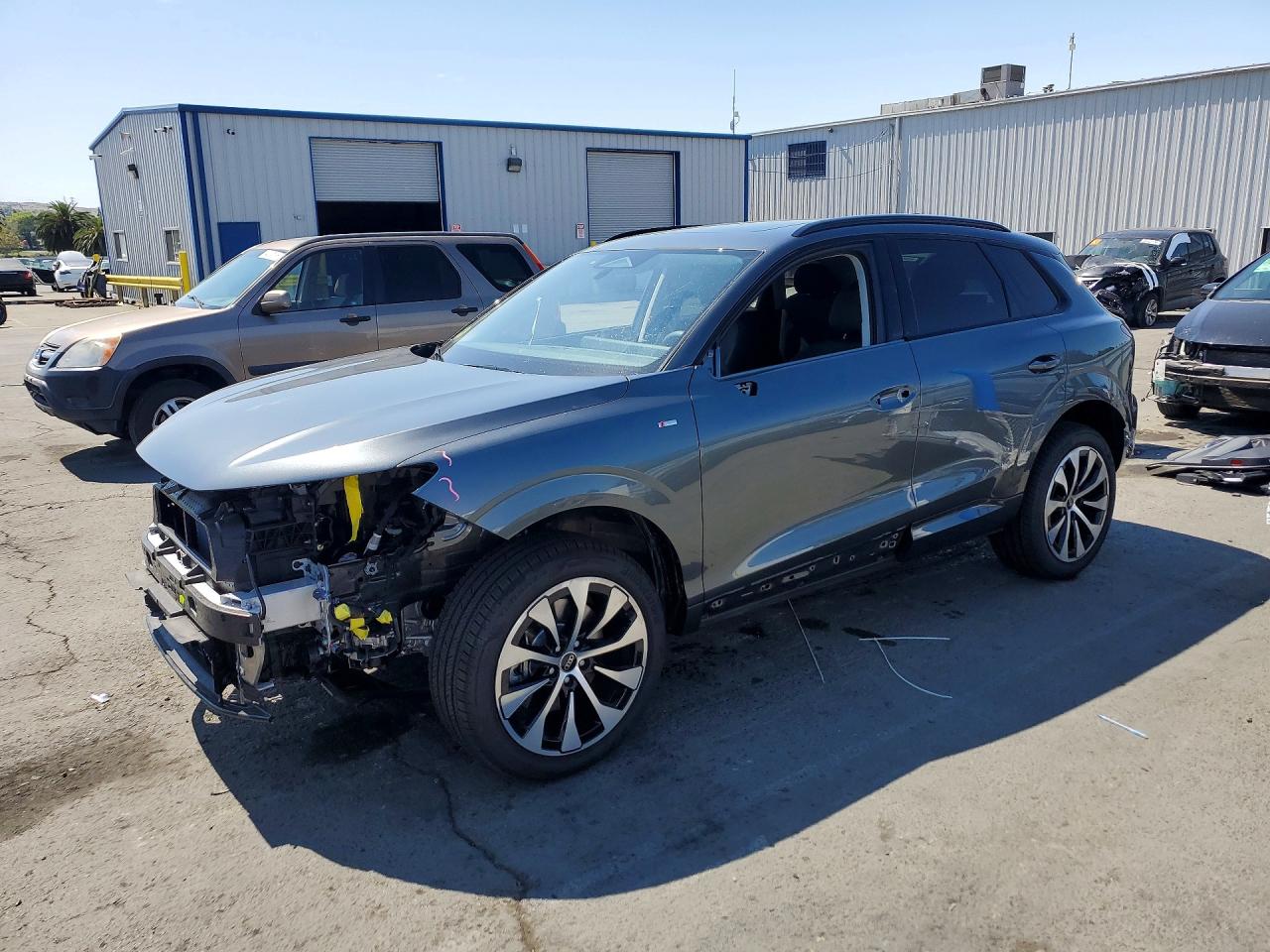 2026 AUDI Q3 S-LINE