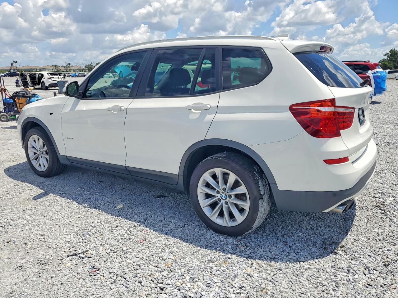 2017 BMW X3 SDRIVE28I — снимка 2