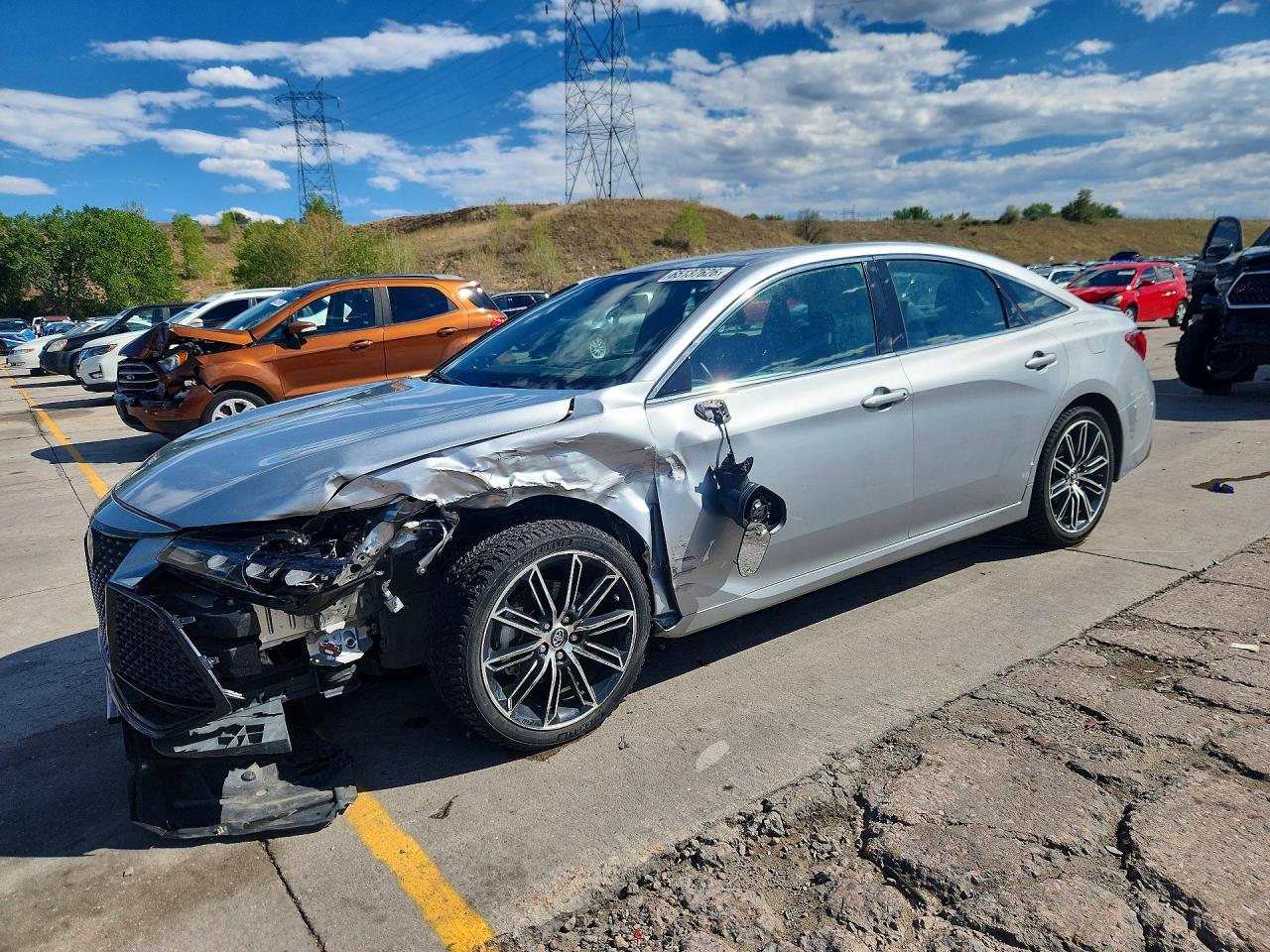 2019 TOYOTA AVALON XSE