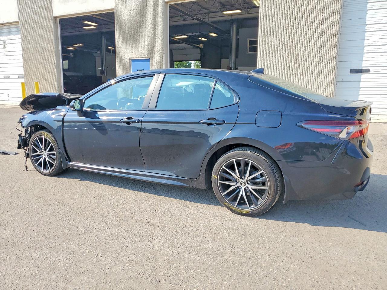 2023 TOYOTA CAMRY SE — снимка 2