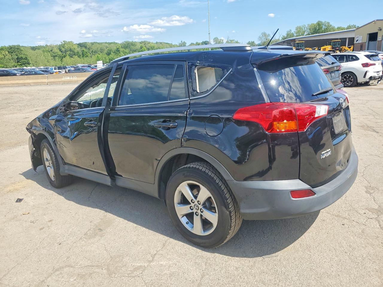 2015 TOYOTA RAV4 XLE — снимка 2
