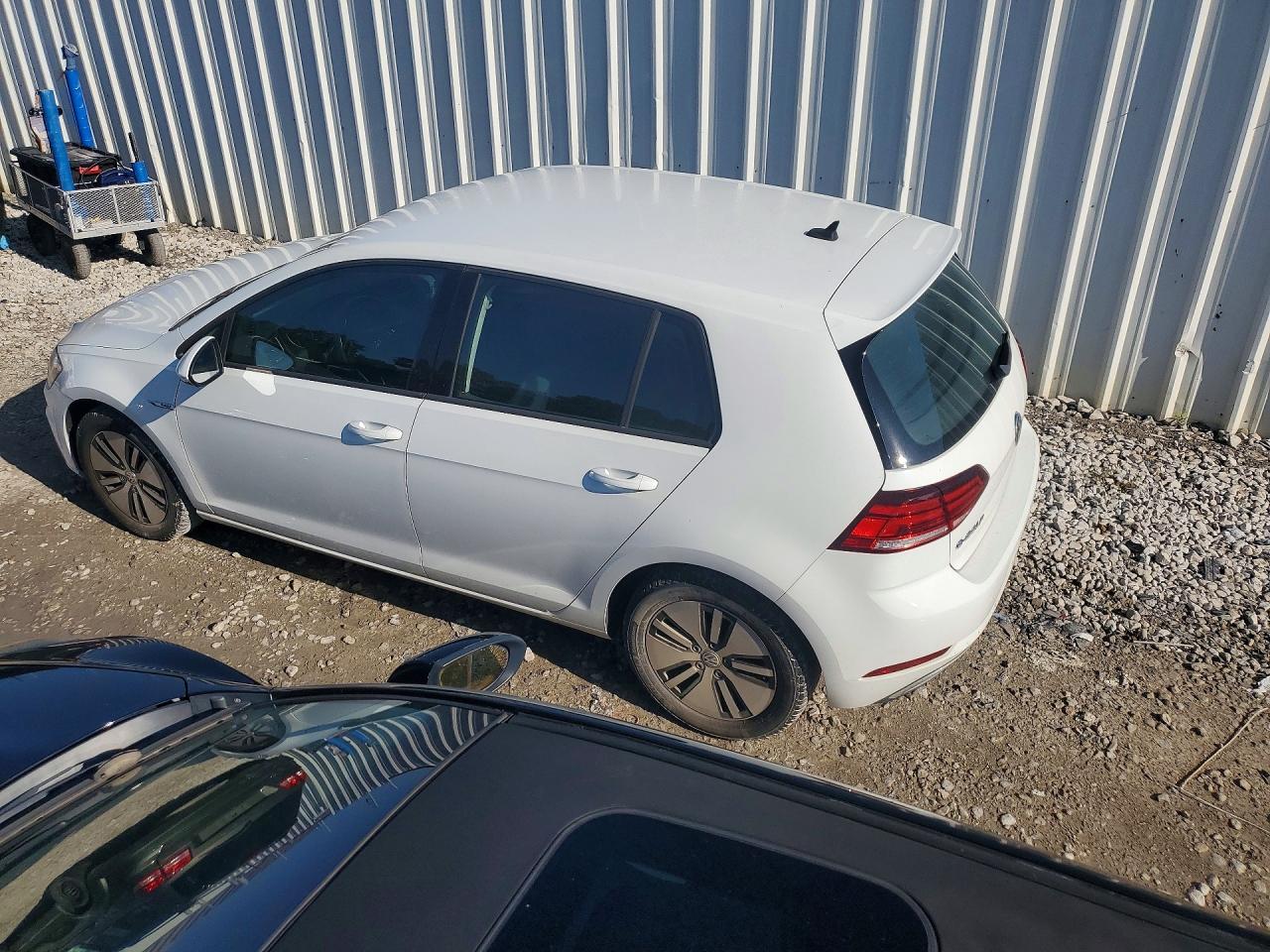 2017 VOLKSWAGEN E-GOLF SE — снимка 2