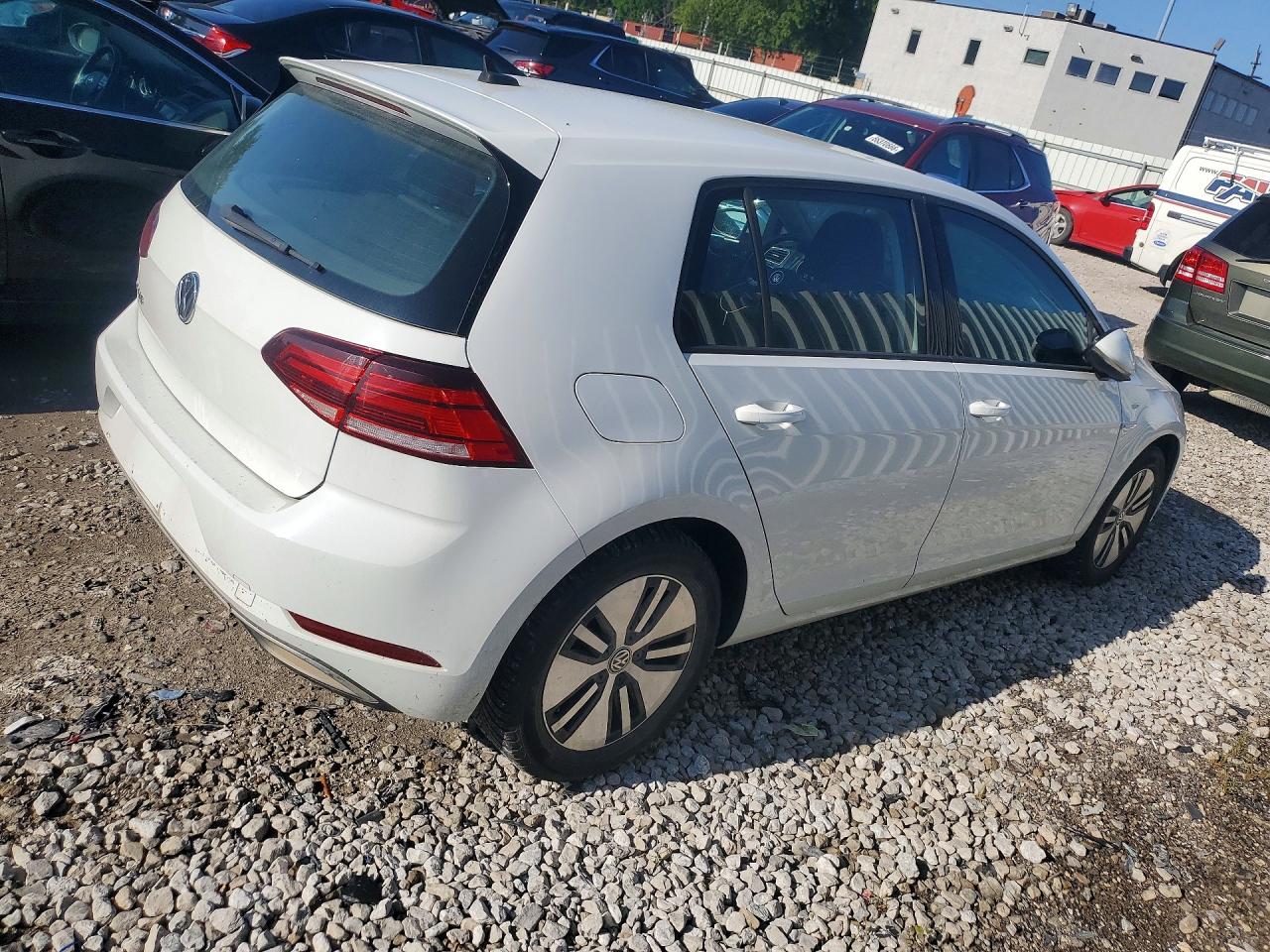 2017 VOLKSWAGEN E-GOLF SE — снимка 3