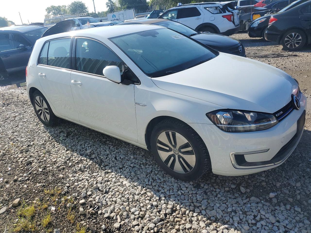 2017 VOLKSWAGEN E-GOLF SE — снимка 4