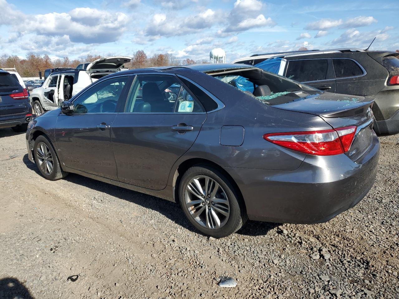 2017 TOYOTA CAMRY LE — снимка 2