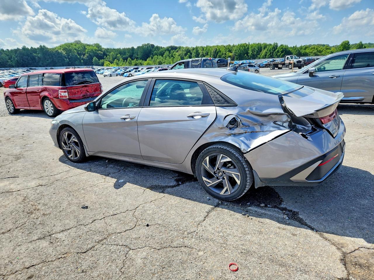 2025 HYUNDAI ELANTRA SEL SPORT — снимка 2