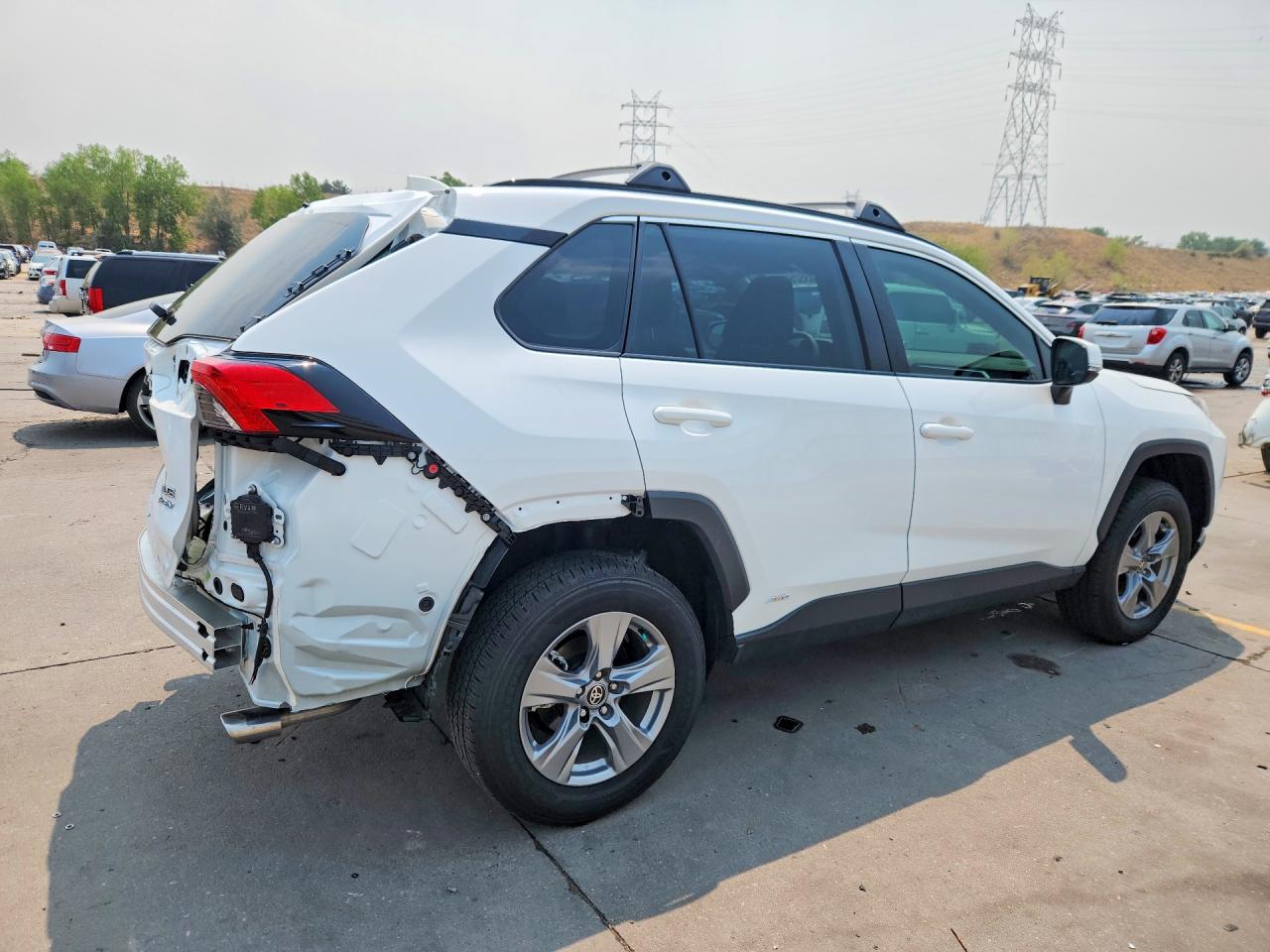 2025 TOYOTA RAV4 HYBRID XLE — снимка 3