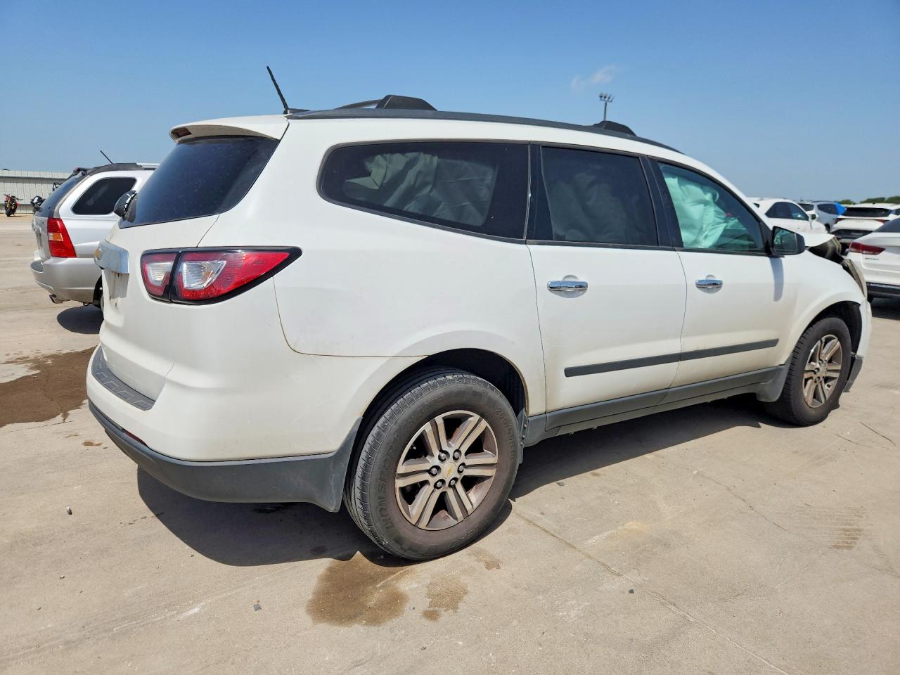 2017 CHEVROLET TRAVERSE LS — снимка 3