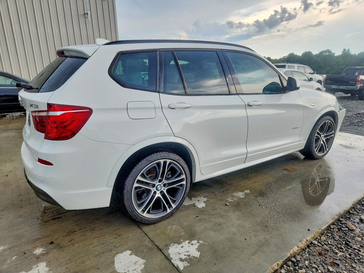 2017 BMW X3 SDRIVE28I — снимка 3