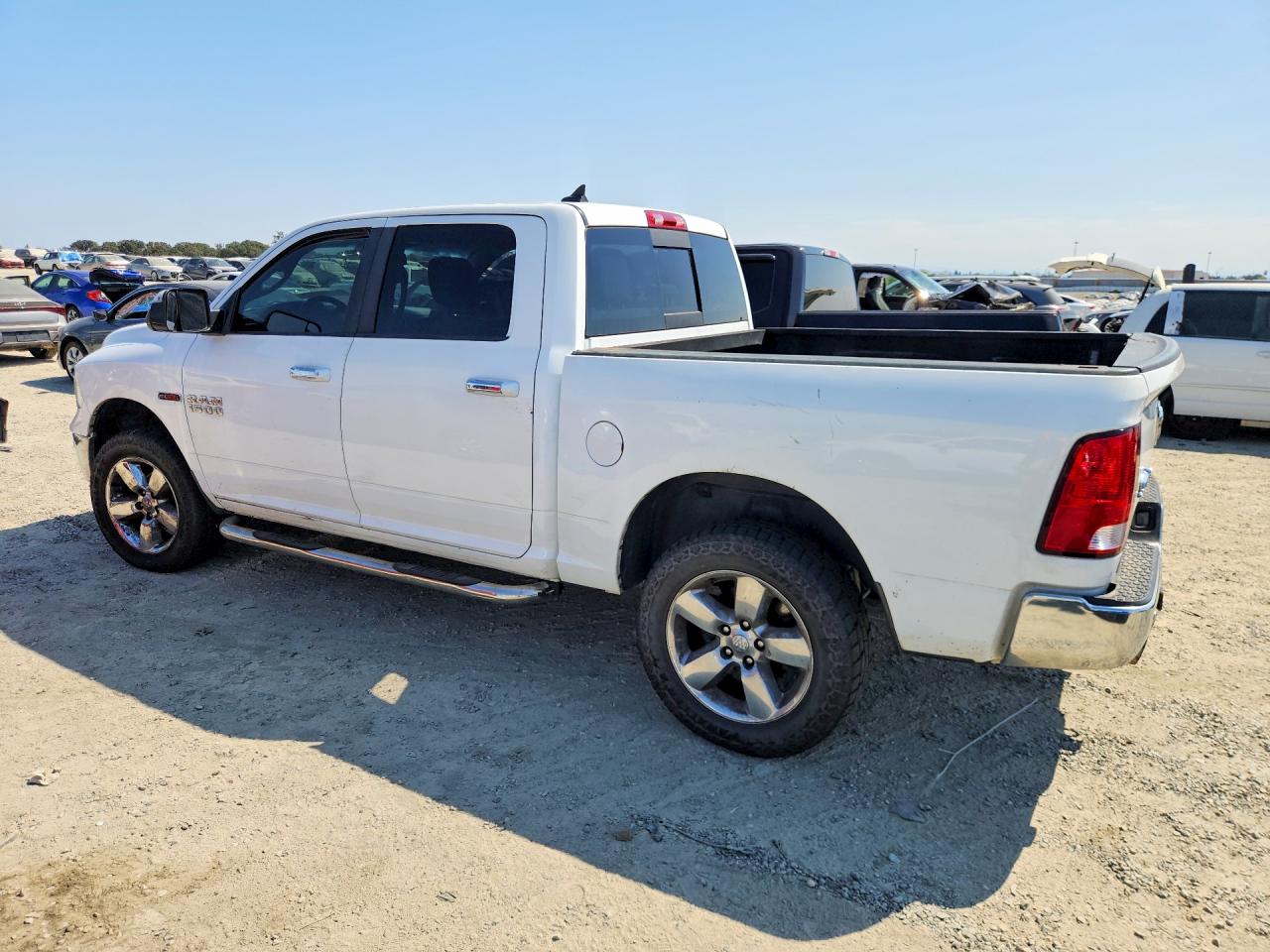 2017 RAM 1500 SLT — снимка 2