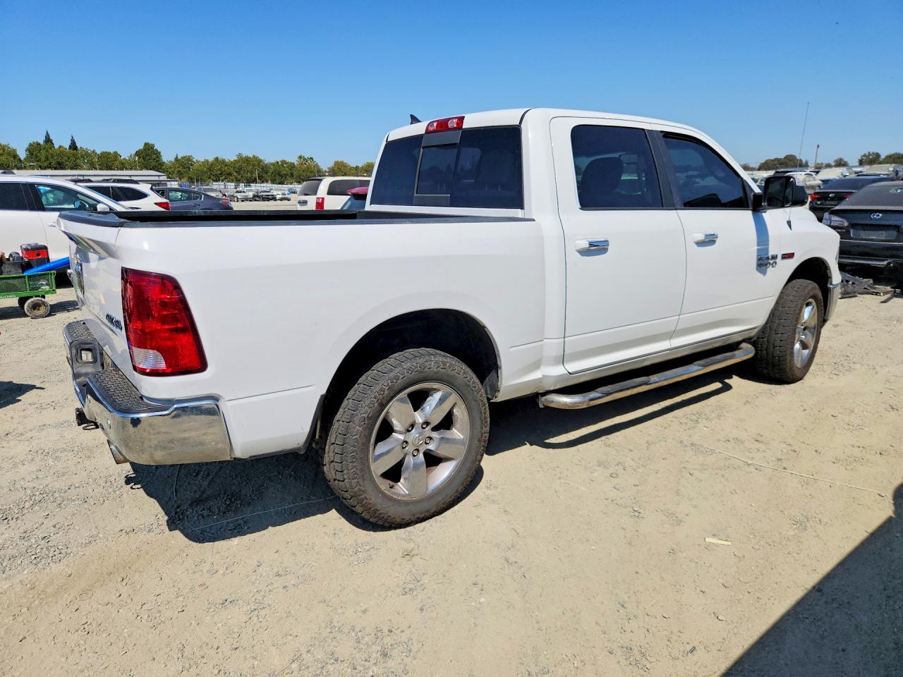 2017 RAM 1500 SLT — снимка 3