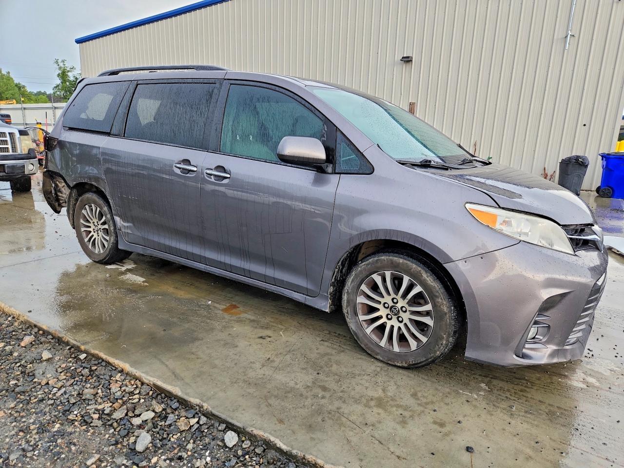2018 TOYOTA SIENNA XLE 8-PASSENGER — снимка 4