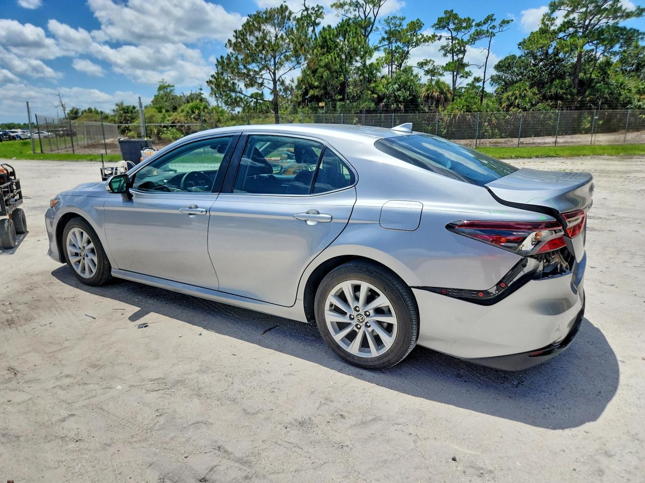 2023 TOYOTA CAMRY LE — снимка 2