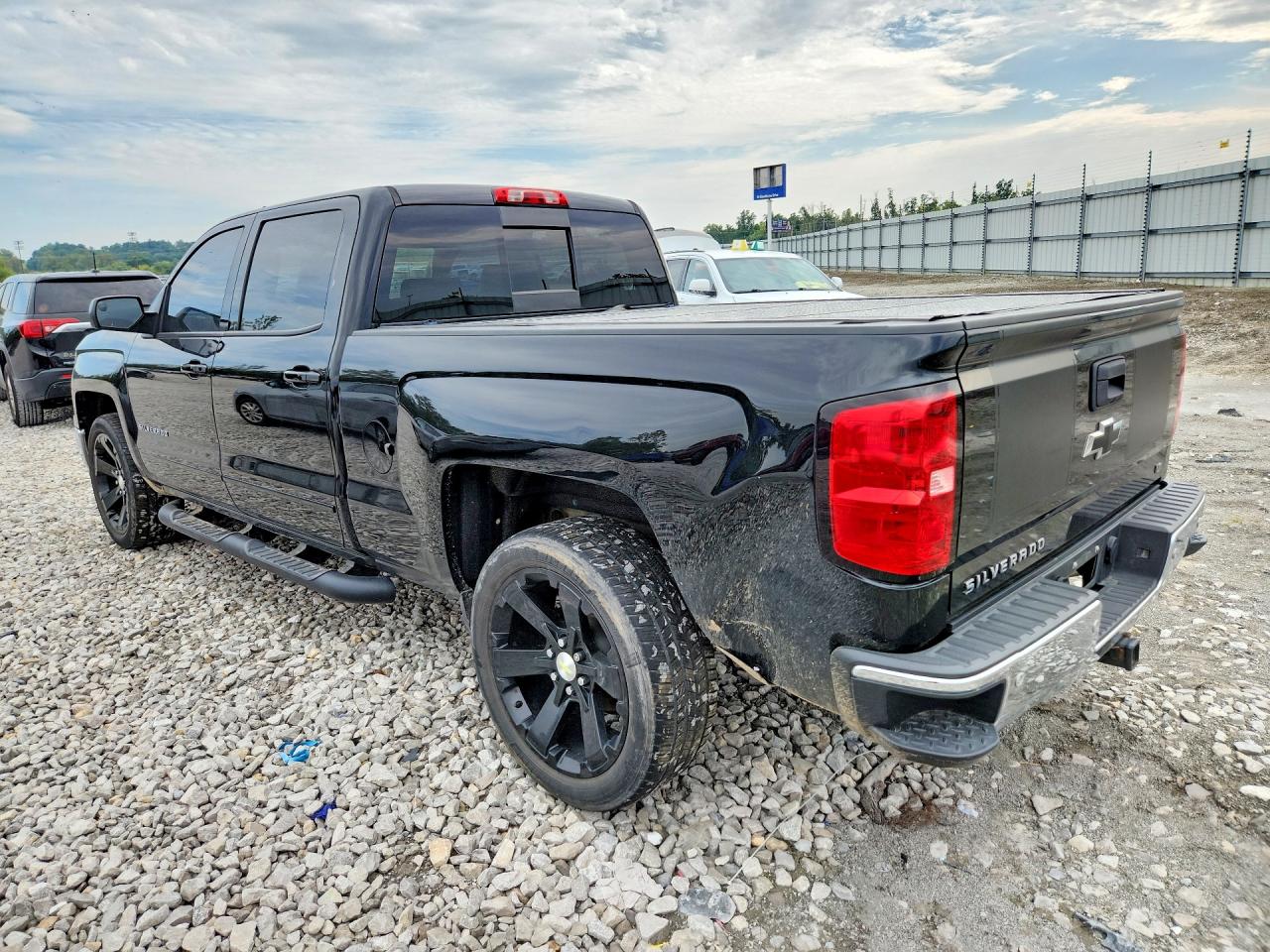 2015 CHEVROLET SILVERADO C1500 LT — снимка 2