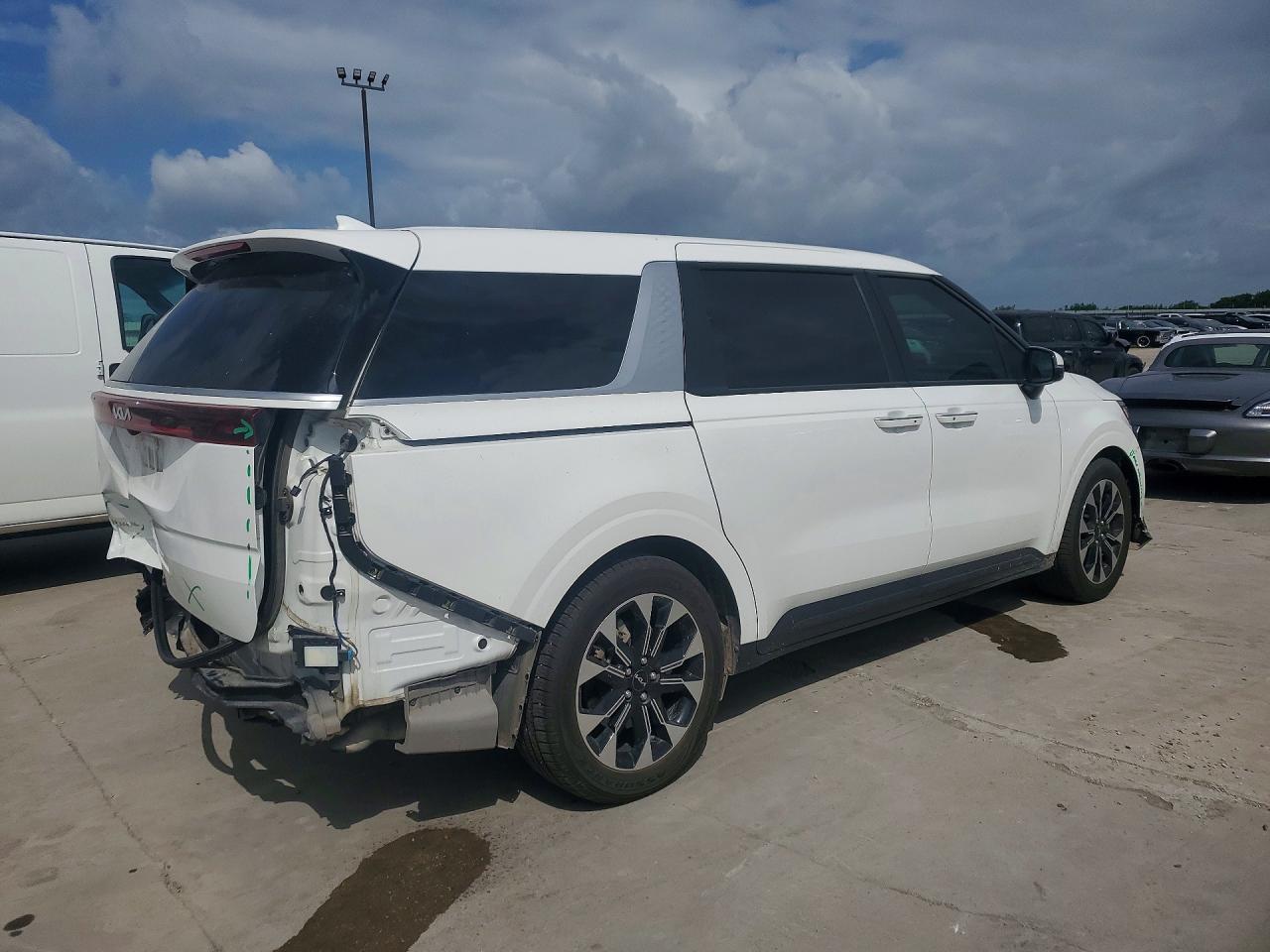 2024 KIA CARNIVAL EX — снимка 3