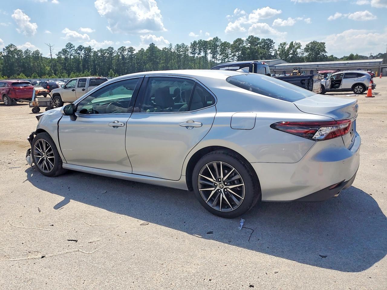 2023 TOYOTA CAMRY XLE — снимка 2