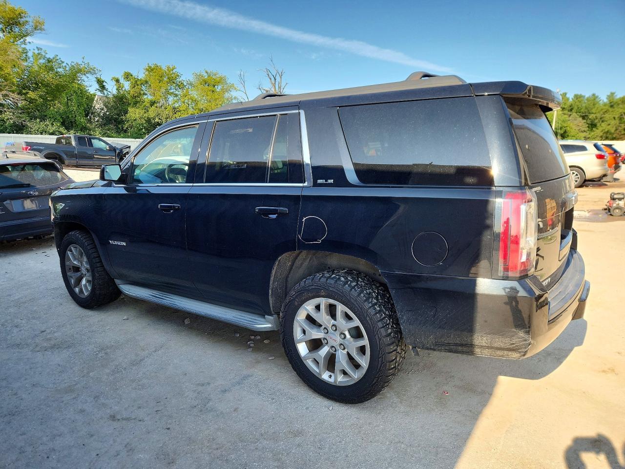 2015 GMC YUKON SLE — снимка 2
