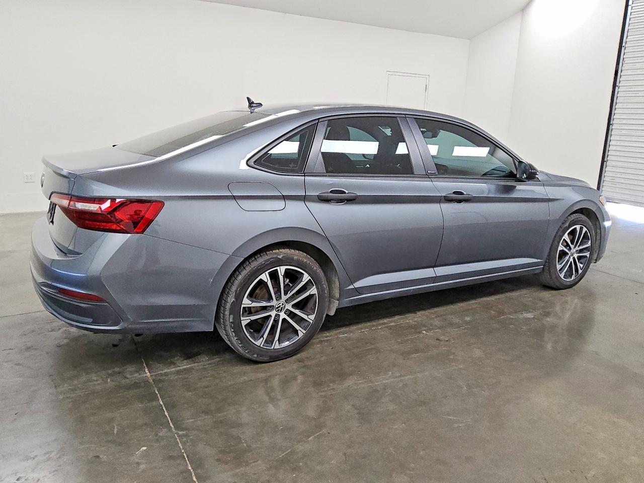2024 VOLKSWAGEN JETTA SPORT — снимка 3