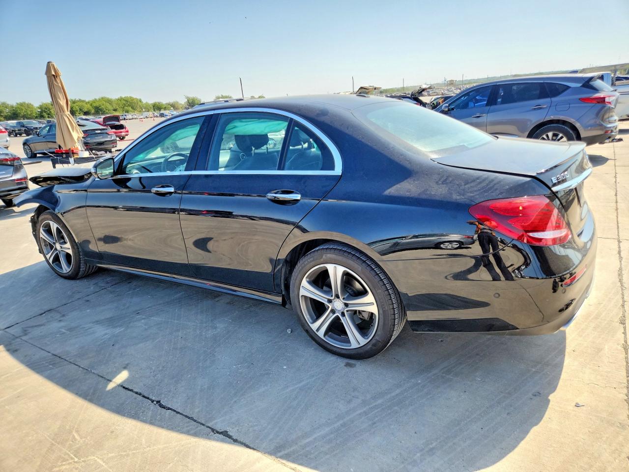 2017 MERCEDES-BENZ E 300 — снимка 2