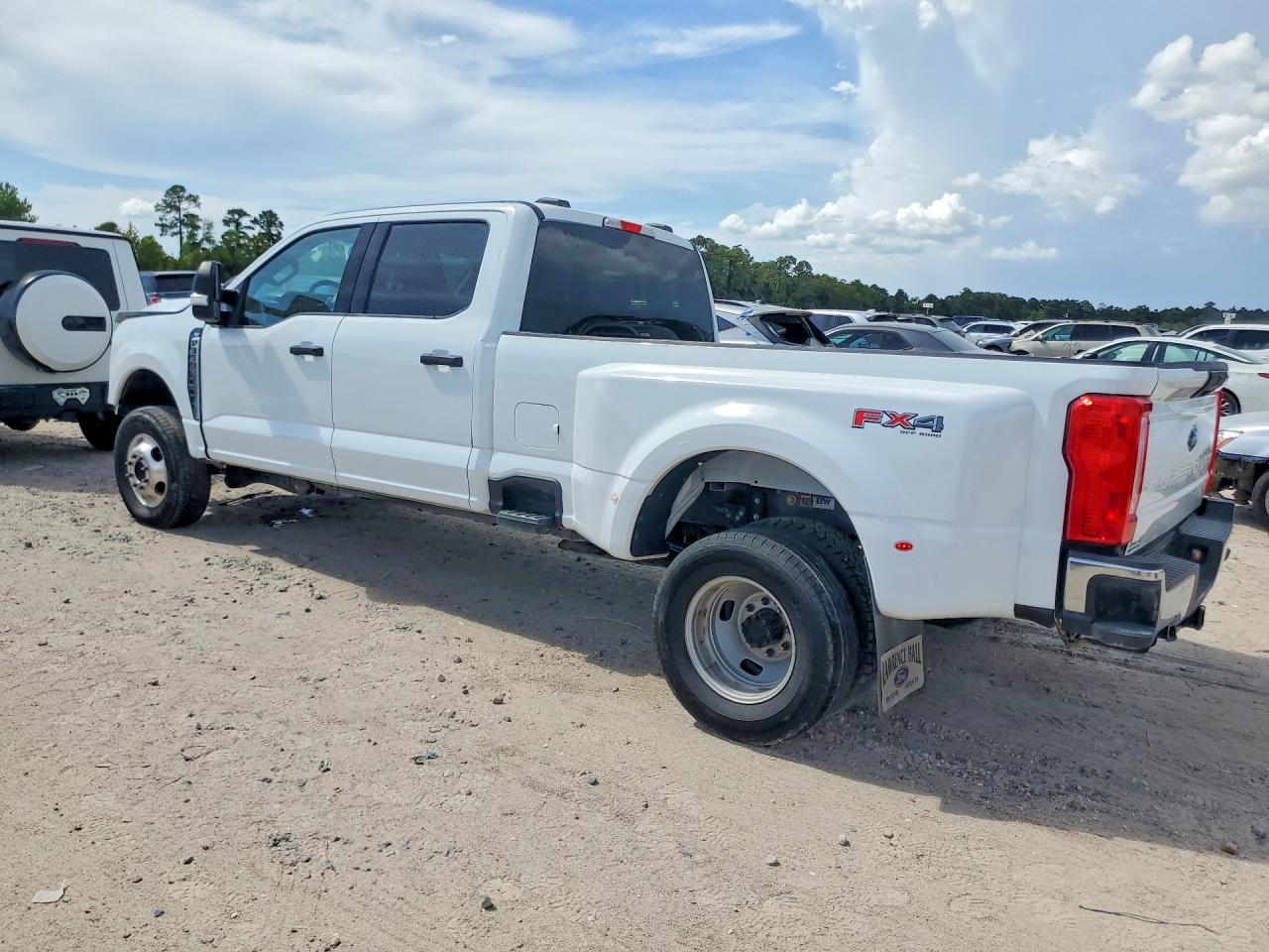 2025 FORD F350 SUPER DUTY — снимка 2