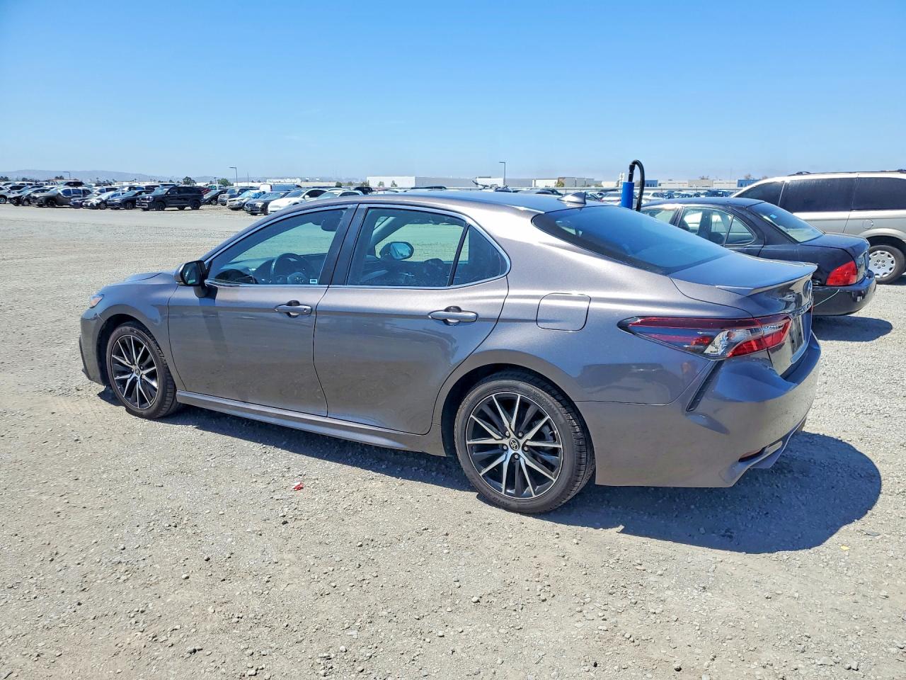 2023 TOYOTA CAMRY SE — снимка 2