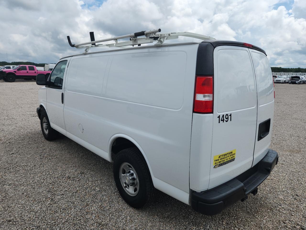 2022 CHEVROLET EXPRESS G2500 — снимка 2