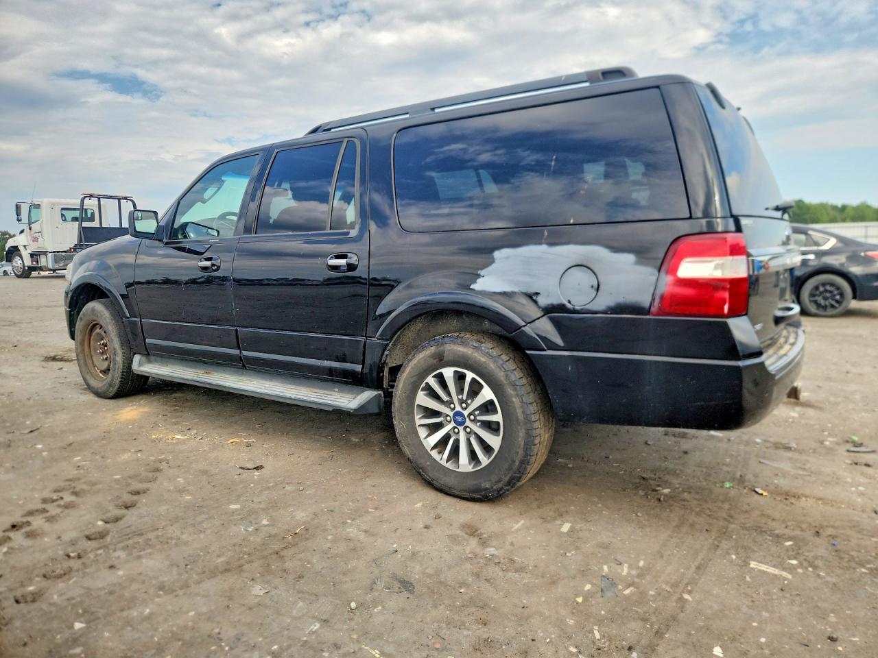 2017 FORD EXPEDITION EL XLT — снимка 2