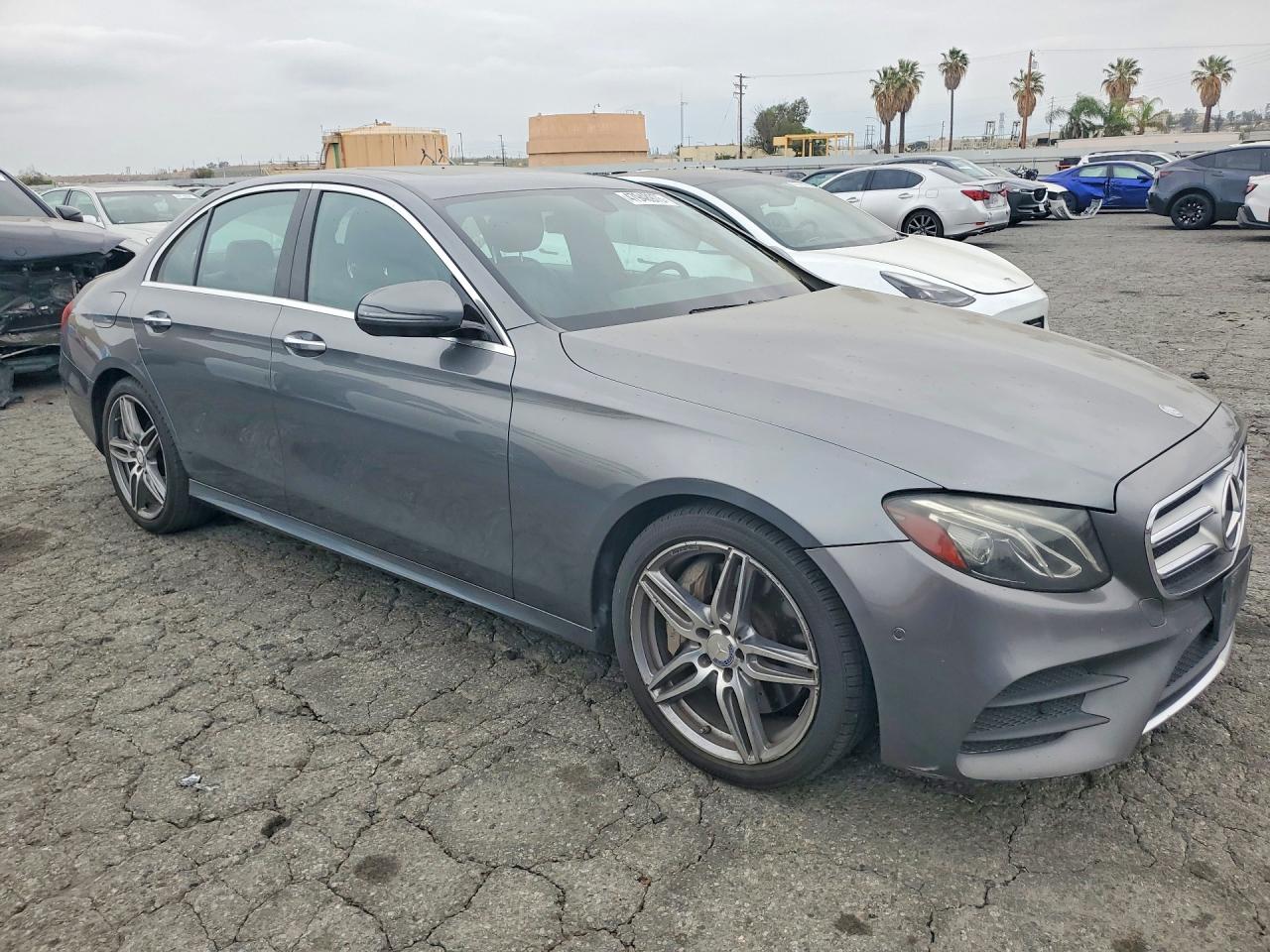 2017 MERCEDES-BENZ E 300 4MATIC — снимка 4